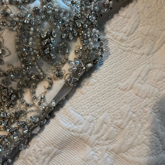 Allure Bridals wedding dress fit and flare satin mermaid style Ivory 4 - Picture 10 of 17